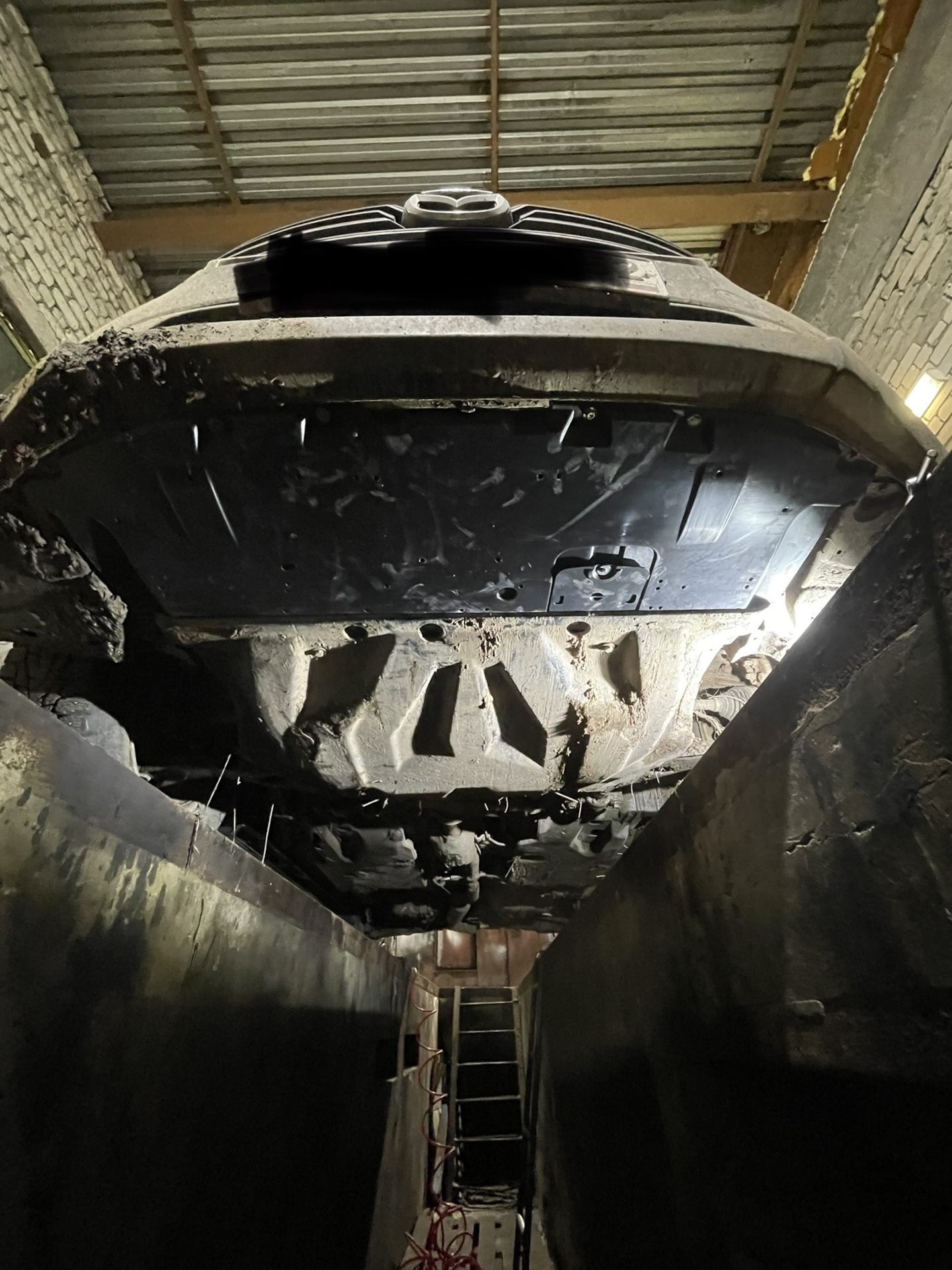 Подтёки переднего дифференциала — Mazda CX-5 (1G), 2 л, 2015 года ...