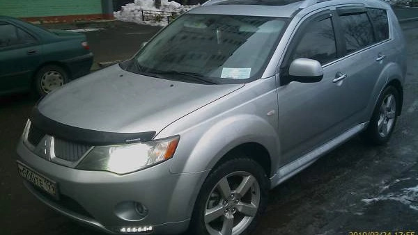 Mitsubishi Outlander XL