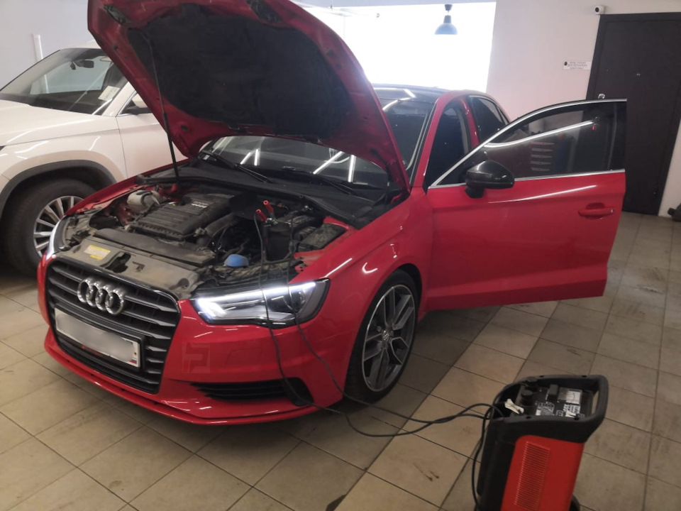 Audi A3 2015: активация бортового компьютера (БК) на приборной панели ...