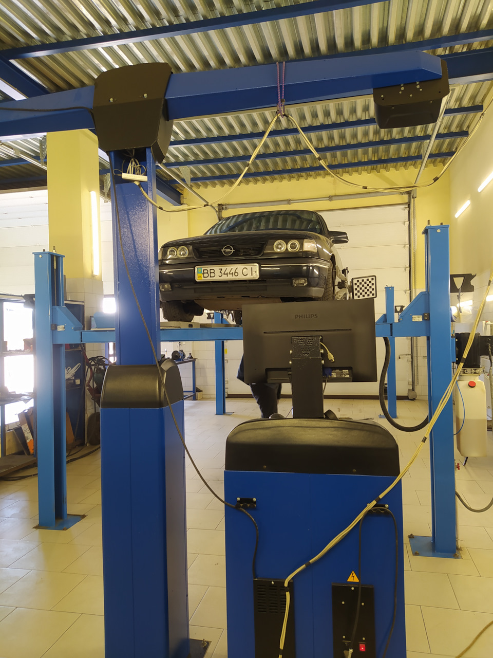 Регулировка схождения Opel Vectra A, замена рулевых наконечников ...