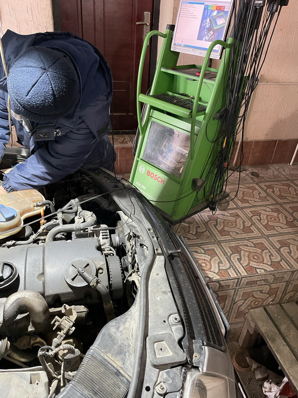 Замена датчика коленвала 1.9 TDI AVB. Сопротивление показывало норму ...