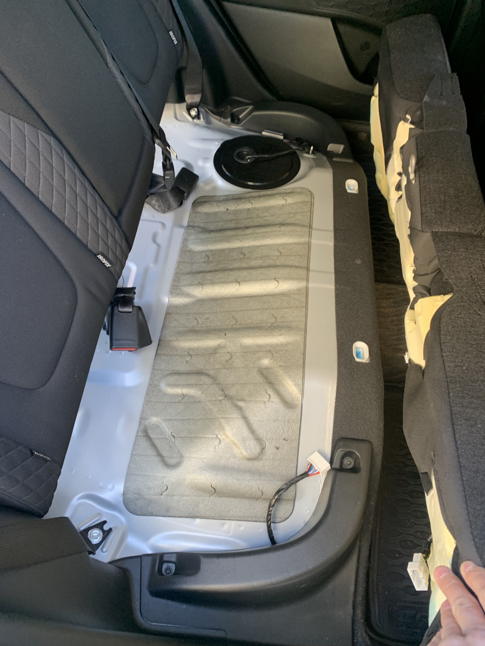 Установка чехлов на сидение😊 — Hyundai Creta (2G), 1,6 л, 2021 года ...