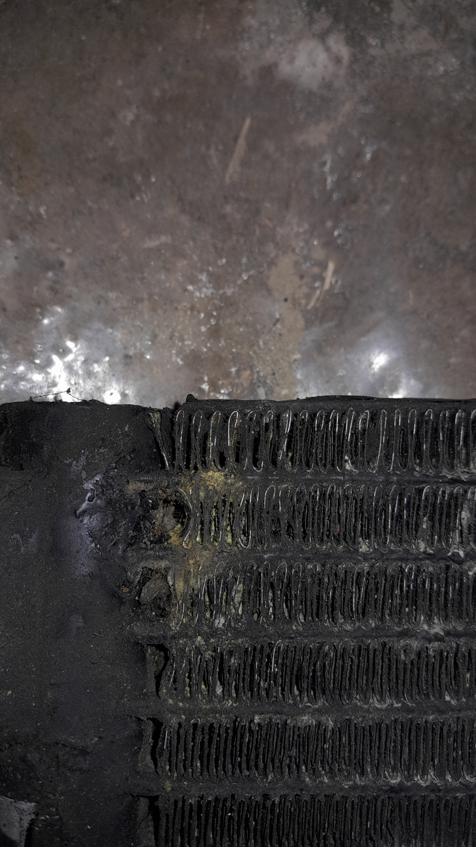 Течь радиатора кондиционера(конденсатора). — Chrysler PT Cruiser, 2 л ...