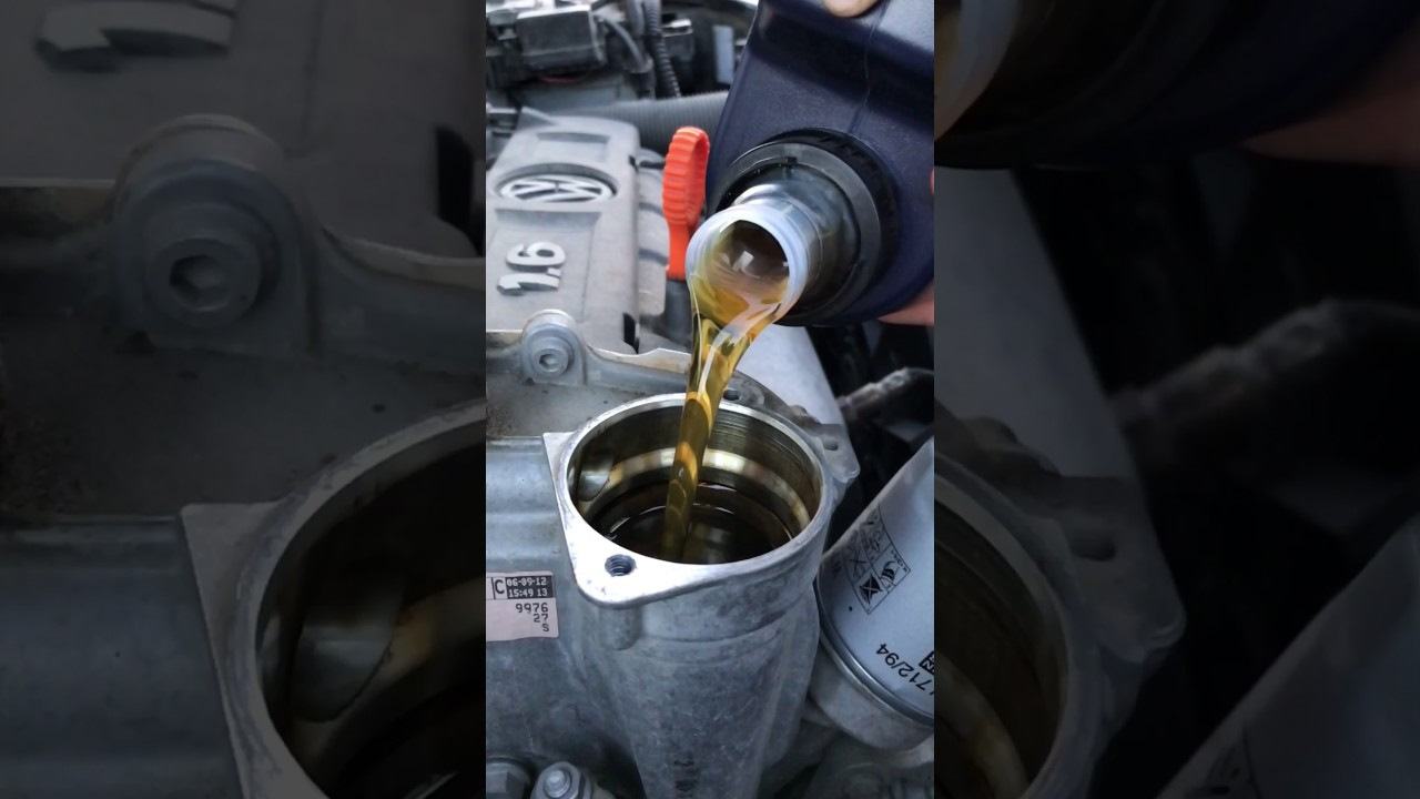Сколько доливать масла в двигатель