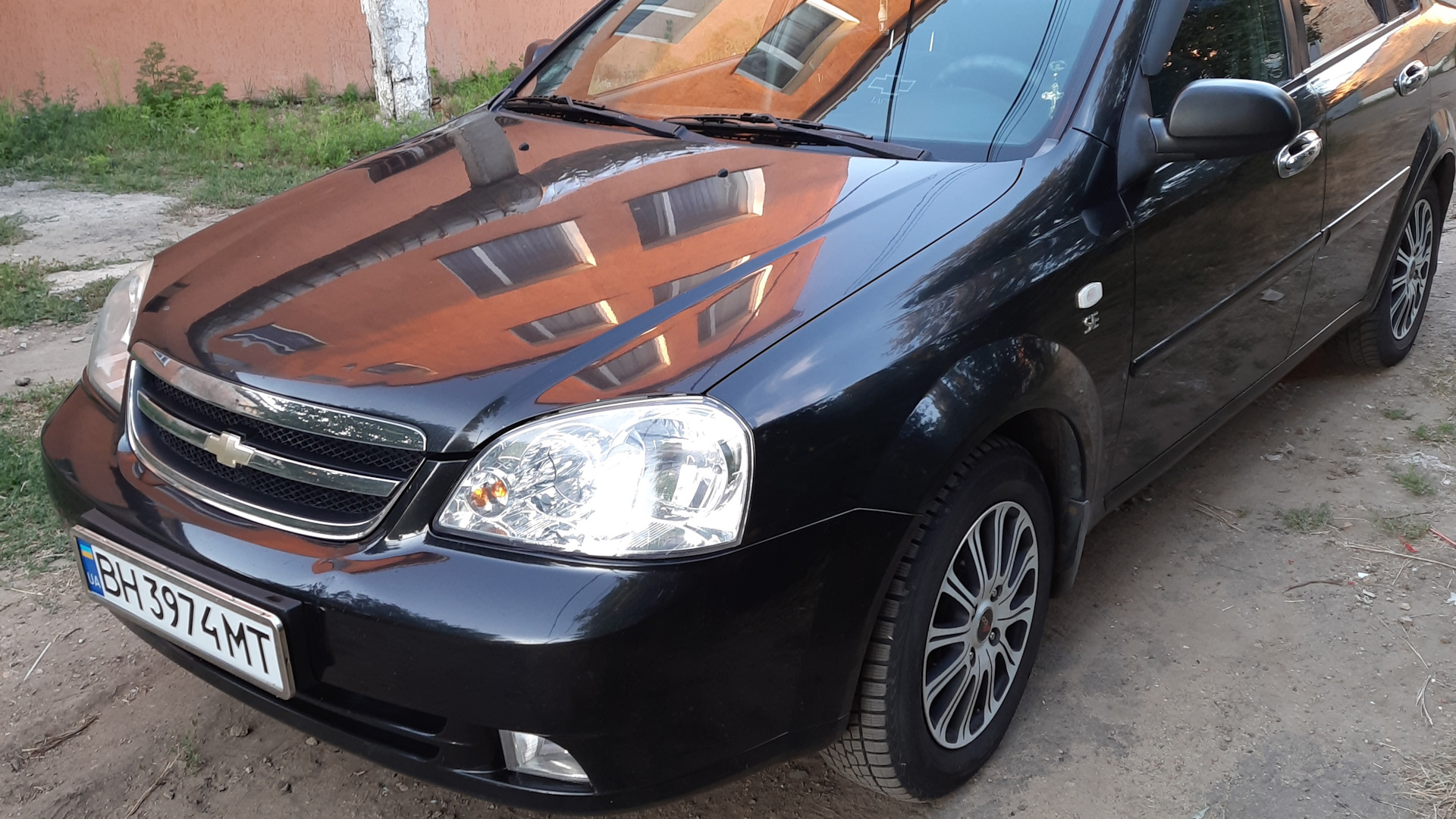 Chevrolet Lacetti Sedan 1.6 бензиновый 2006 | Пятнышко на DRIVE2