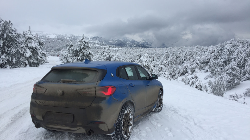 BMW X2 Голубая лагуна