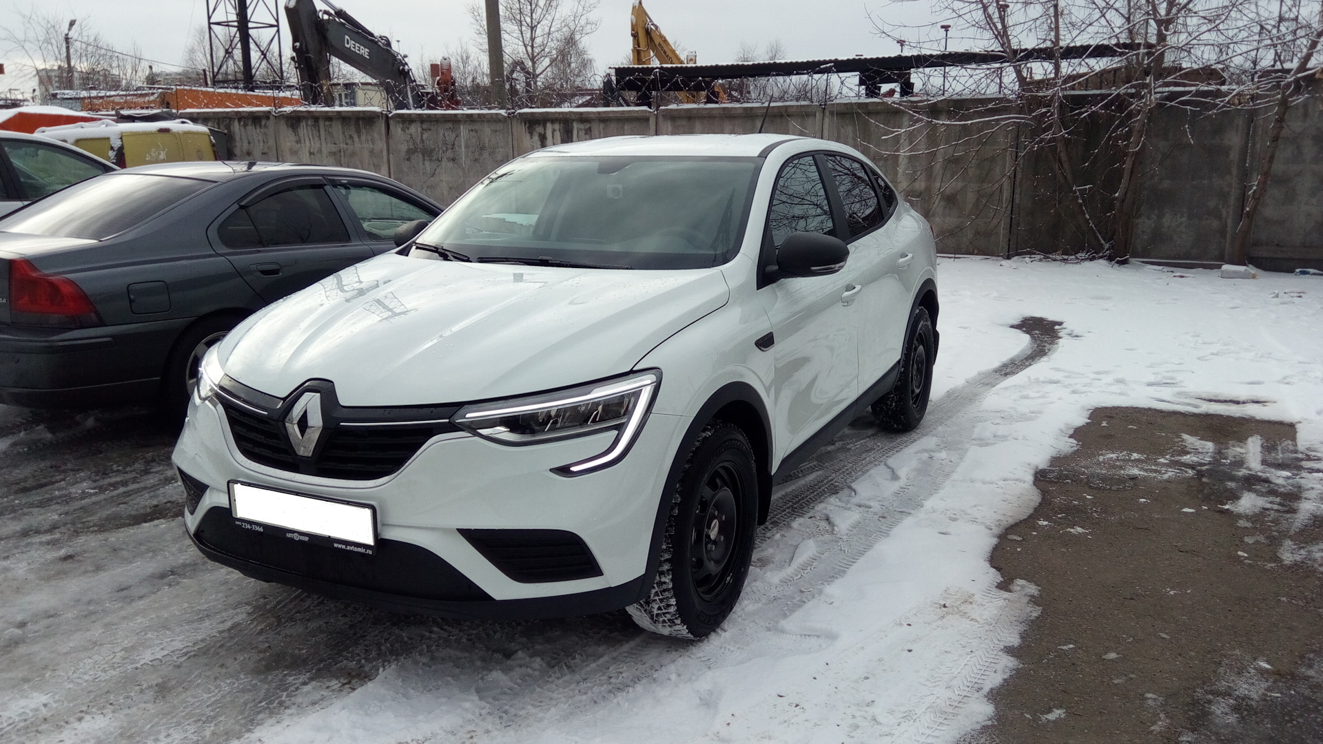 Renault Arkana Drive белая