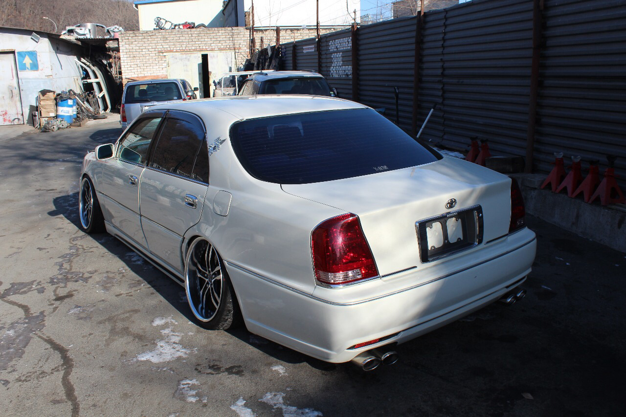 Toyota Crown Majesta uzs171