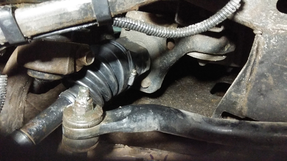 Не очень нравится положение гофры, чет ее косит. — SsangYong Kyron