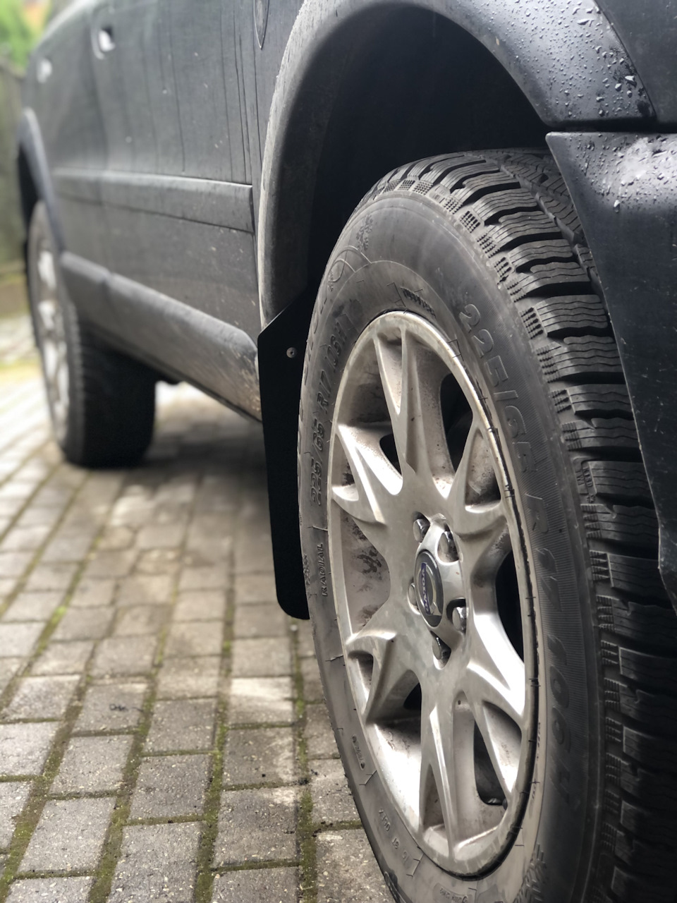 225/65 R17 — Volvo XC70 II, 2,4 л, 2007 года | шины | DRIVE2