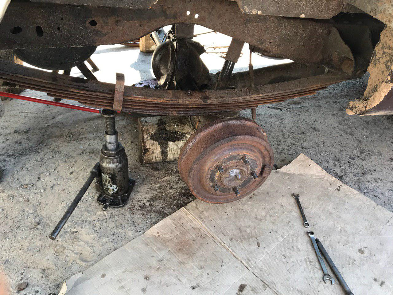 Как заменить рессоры в ford econoline ? — Ford E-Series (3G), 5 л, 1987 ...