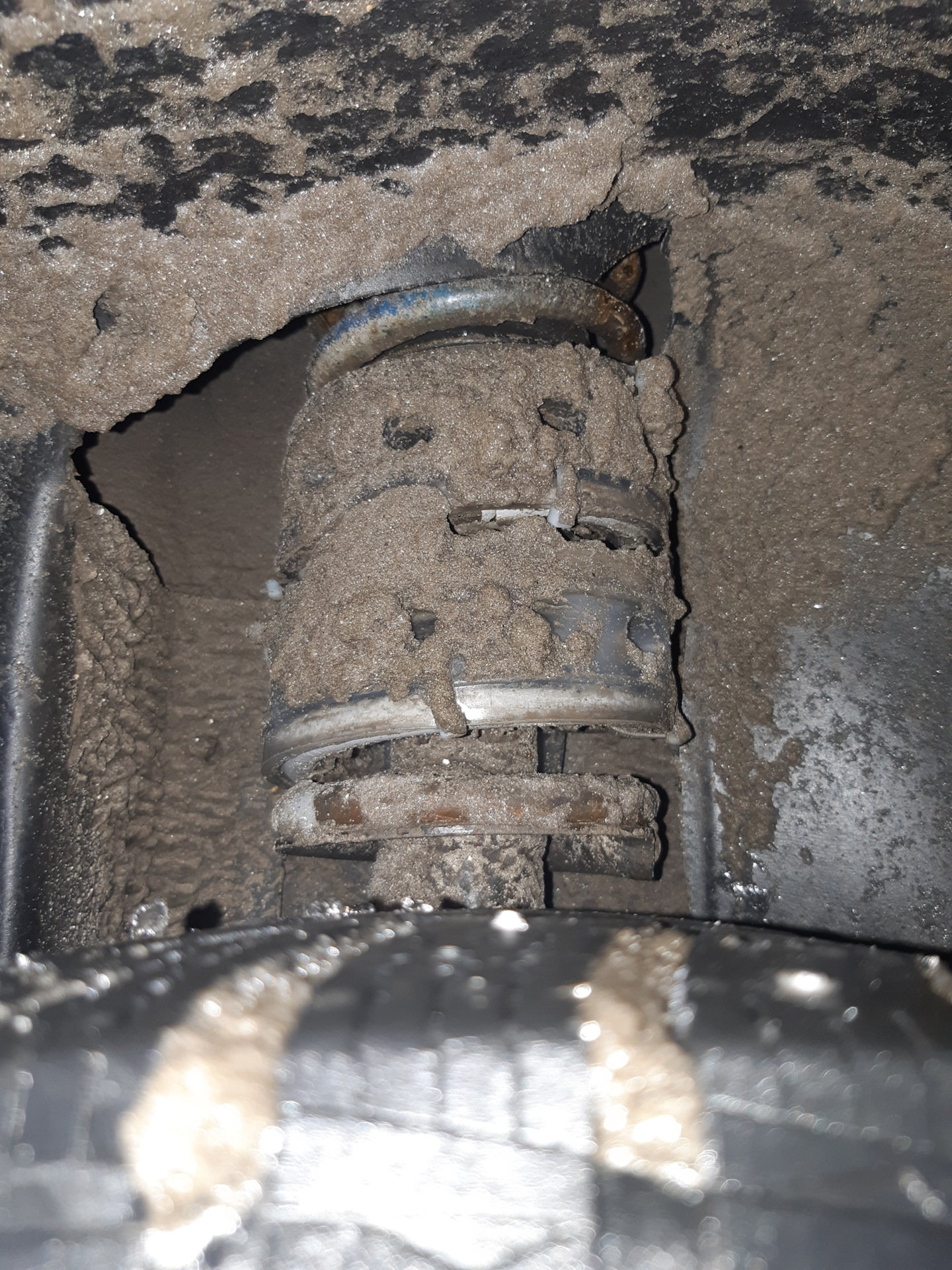 Межвитковые проставки в пружины. — Lada Гранта, 1,6 л, 2015 года ...