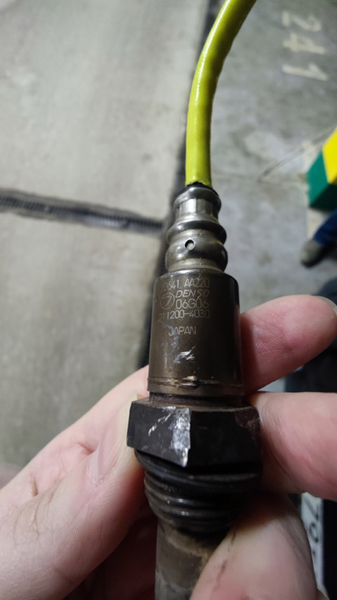 Датчик кислорода на hyundai terracan 3. Умирающая лямбда. Лямбда субару аутбек 2. Циркониевый датчик кислорода. Лямбда зонд awt 1.