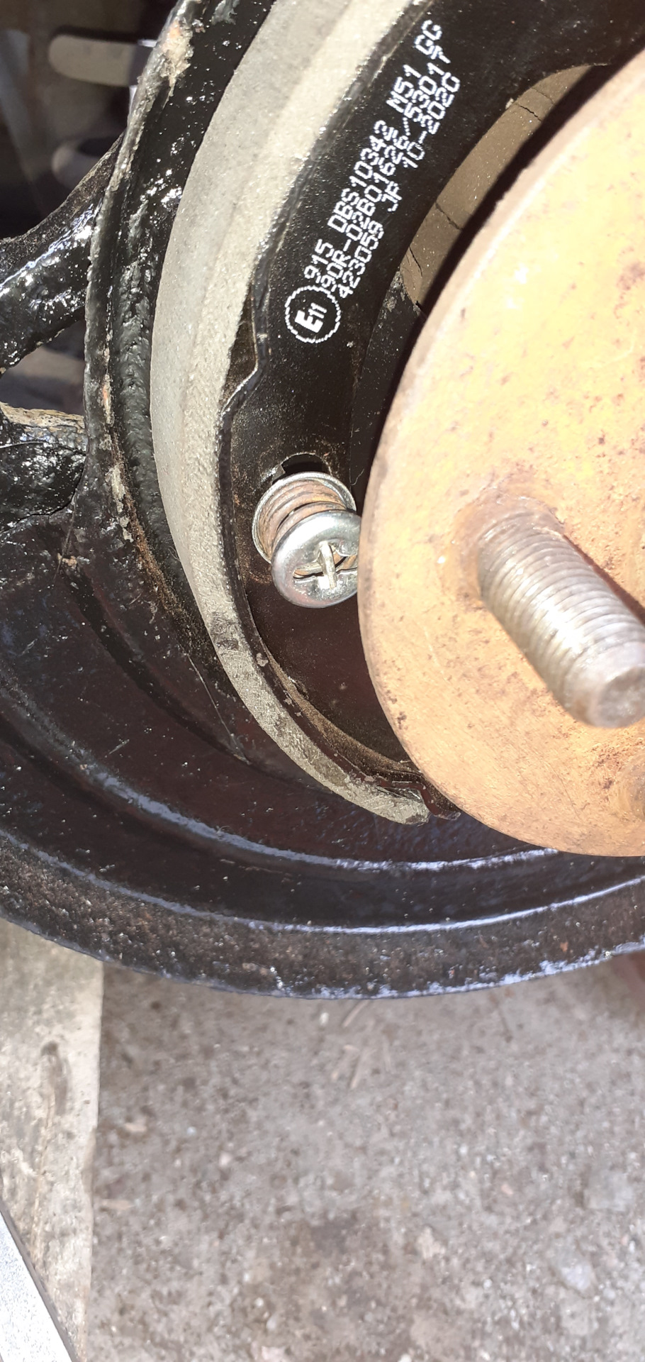 Установка тормозных колодок ручника.Задние дисковые тормоза. — Chrysler ...