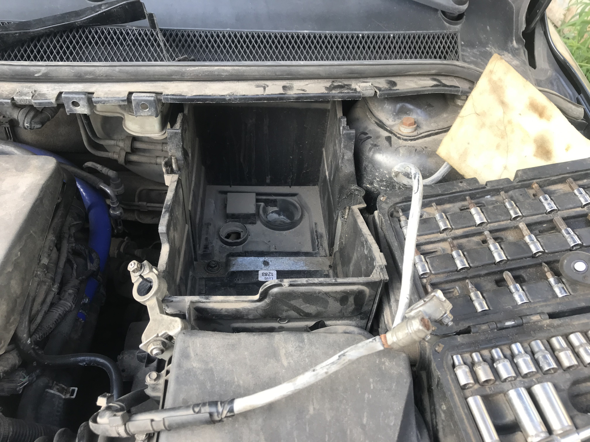 Все хорошее рано или поздно кончается или замена АКБ — Ford Focus Wagon ...