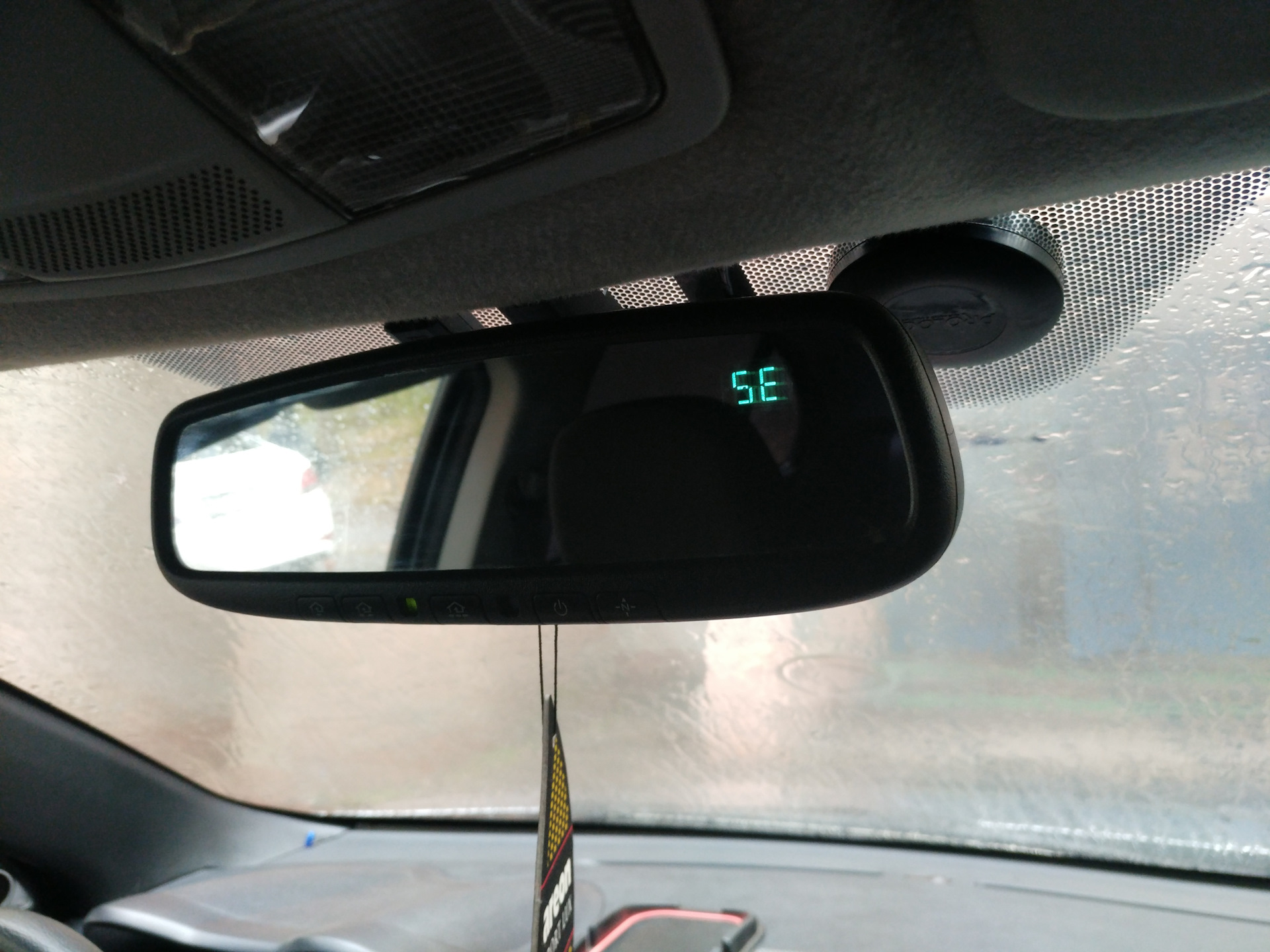 Автозатемнение зеркала заднего. Зеркало с Homelink Kia. Зеркало с автозатемнением Мицубиси. Зеркало салонное Мазда 3.