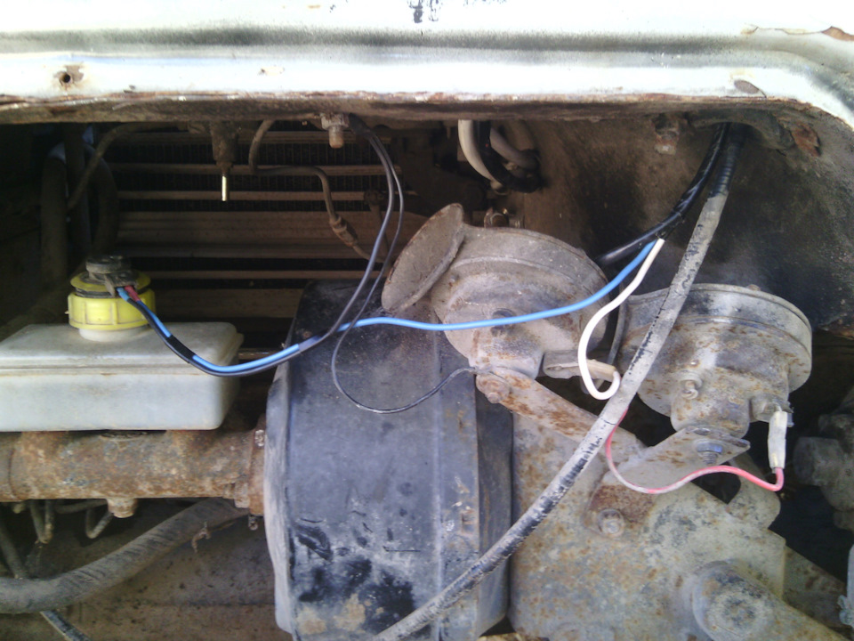 2 датчика (тормозуха, ручник) и сигнал — УАЗ 469