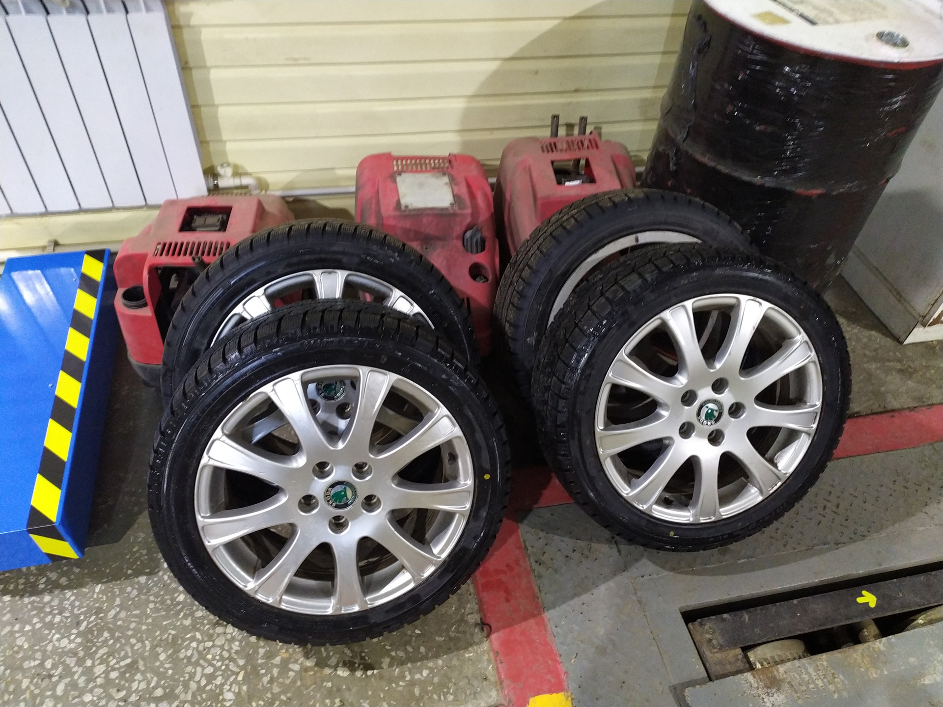 Ставим шипы — Skoda Octavia A7 Mk3, 2 л, 2016 года | шины | DRIVE2