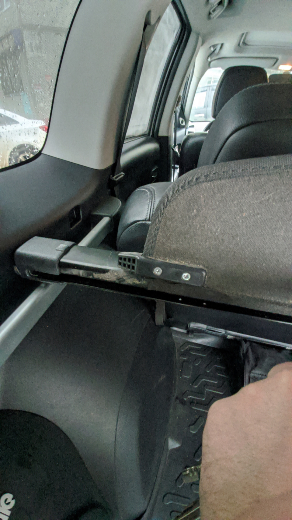 Помогите найти фиксатор шторки багажника (найден) — Mitsubishi ...