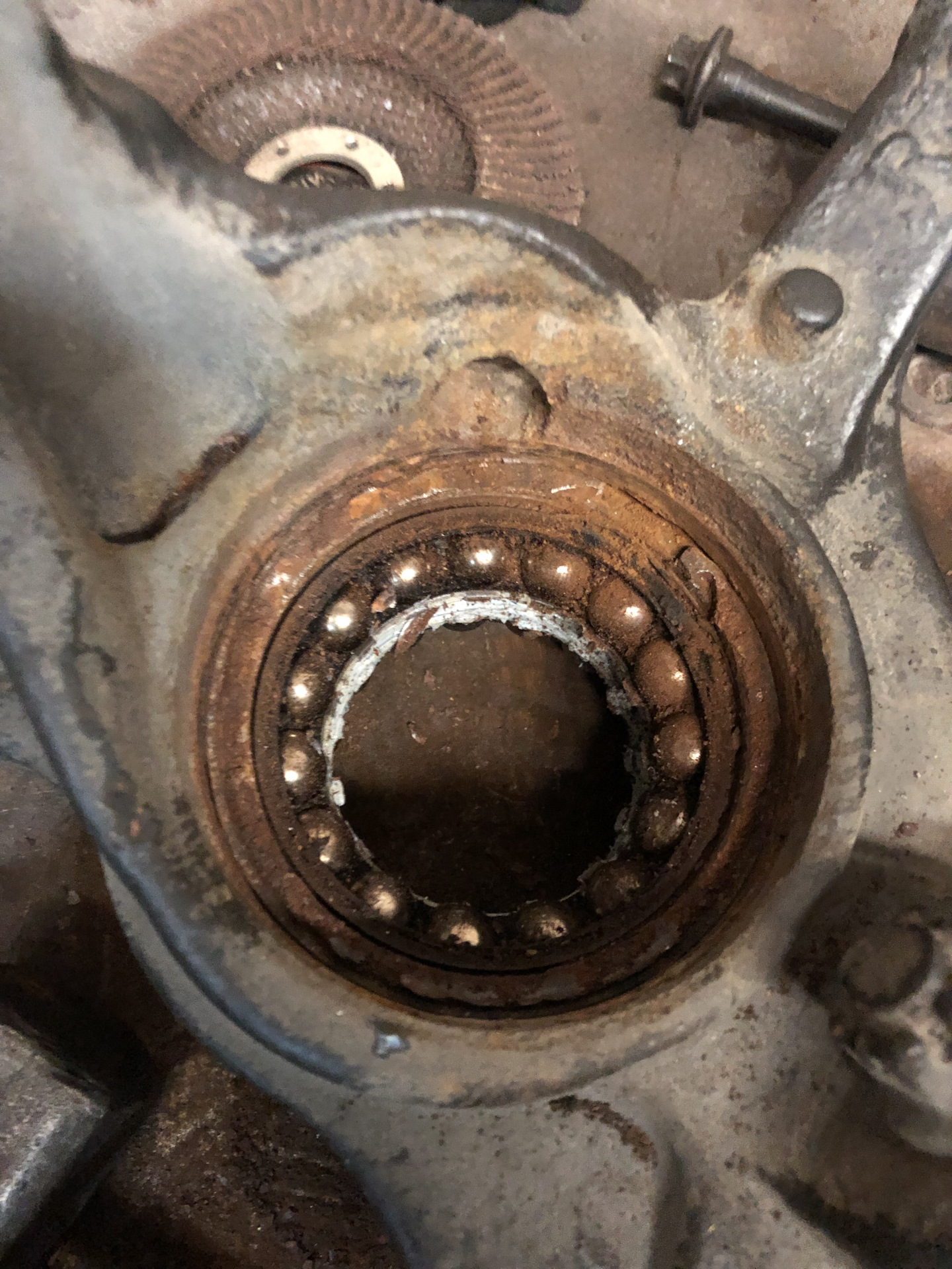 Замена правого подшипника передней ступицы — Lexus RX (3G), 3,5 л, 2010 ...