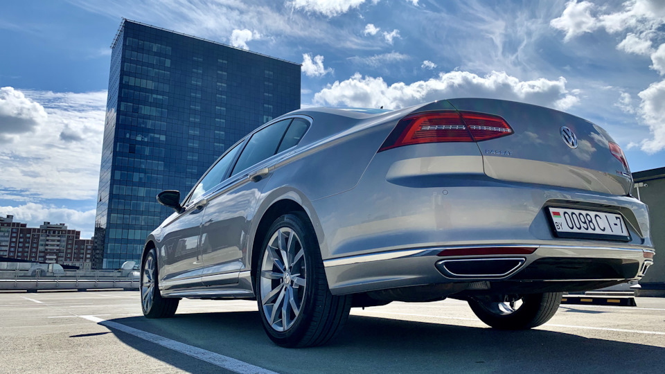 Volkswagen Passat Highline R Line Drive2