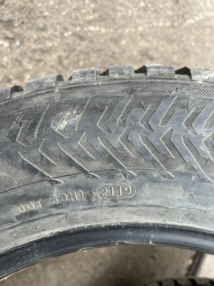 Шины зимние шипованные Nokian 225/65 R17 на Toyota RAV4 (III). Б/у | 10 ...