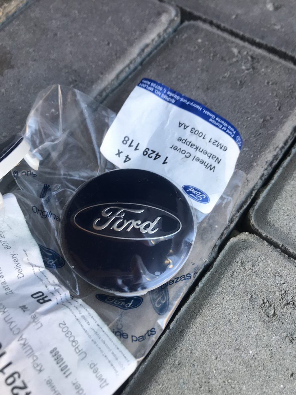 Колпачки колёс — Ford Focus Sedan III, 2 л, 2012 года | колёсные диски ...