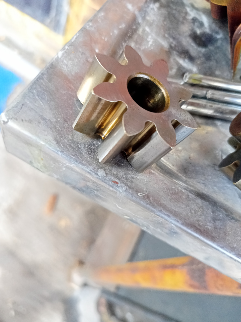 Поменял масляный насос — Volkswagen Touareg (1G), 3,2 л., 2006 года ...