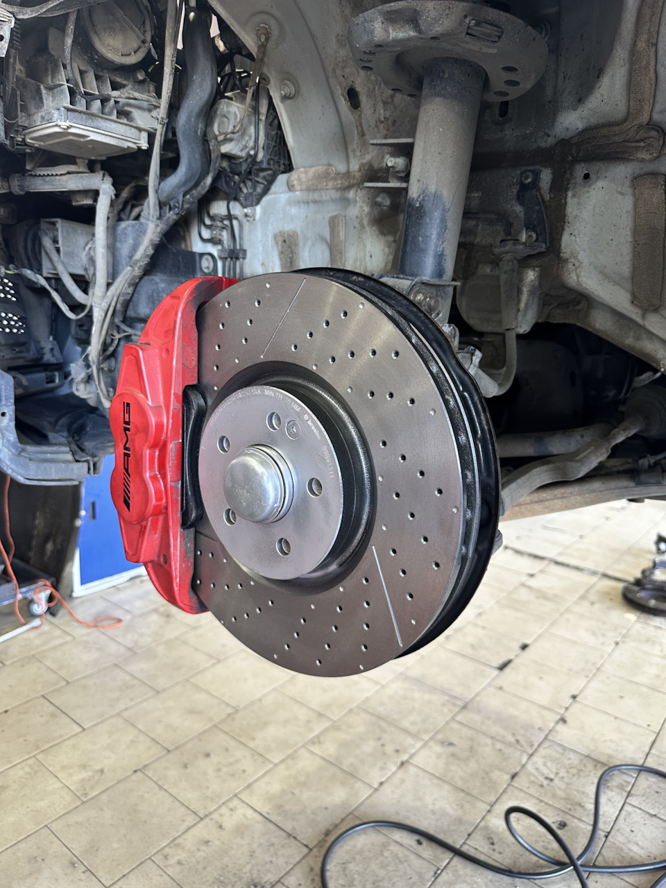 Комплекс — тормозные диски/шумка/подушки — Mercedes-Benz GLA 45 AMG, 2 ...