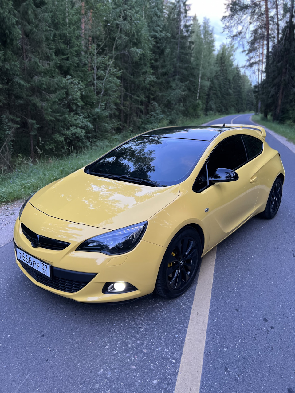 Opel Astra GTC 2014