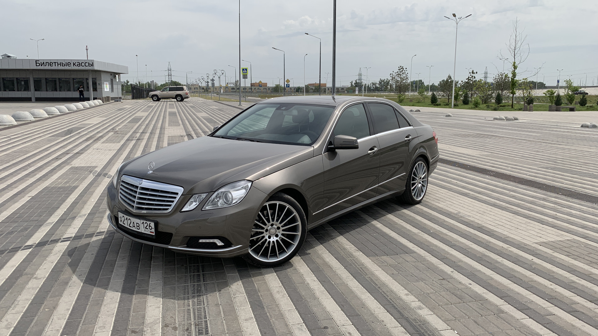 Mercedes-Benz E-class (W212) 3.0 бензиновый 2009 | 3.0 задний привод на  DRIVE2