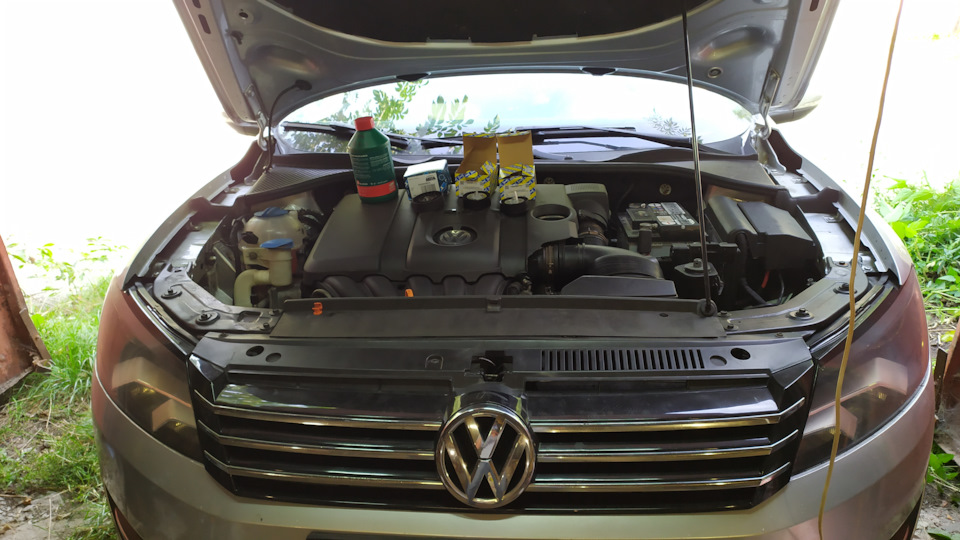 Замена роликов приводного ремня и промывка системы ГУР — Volkswagen ...