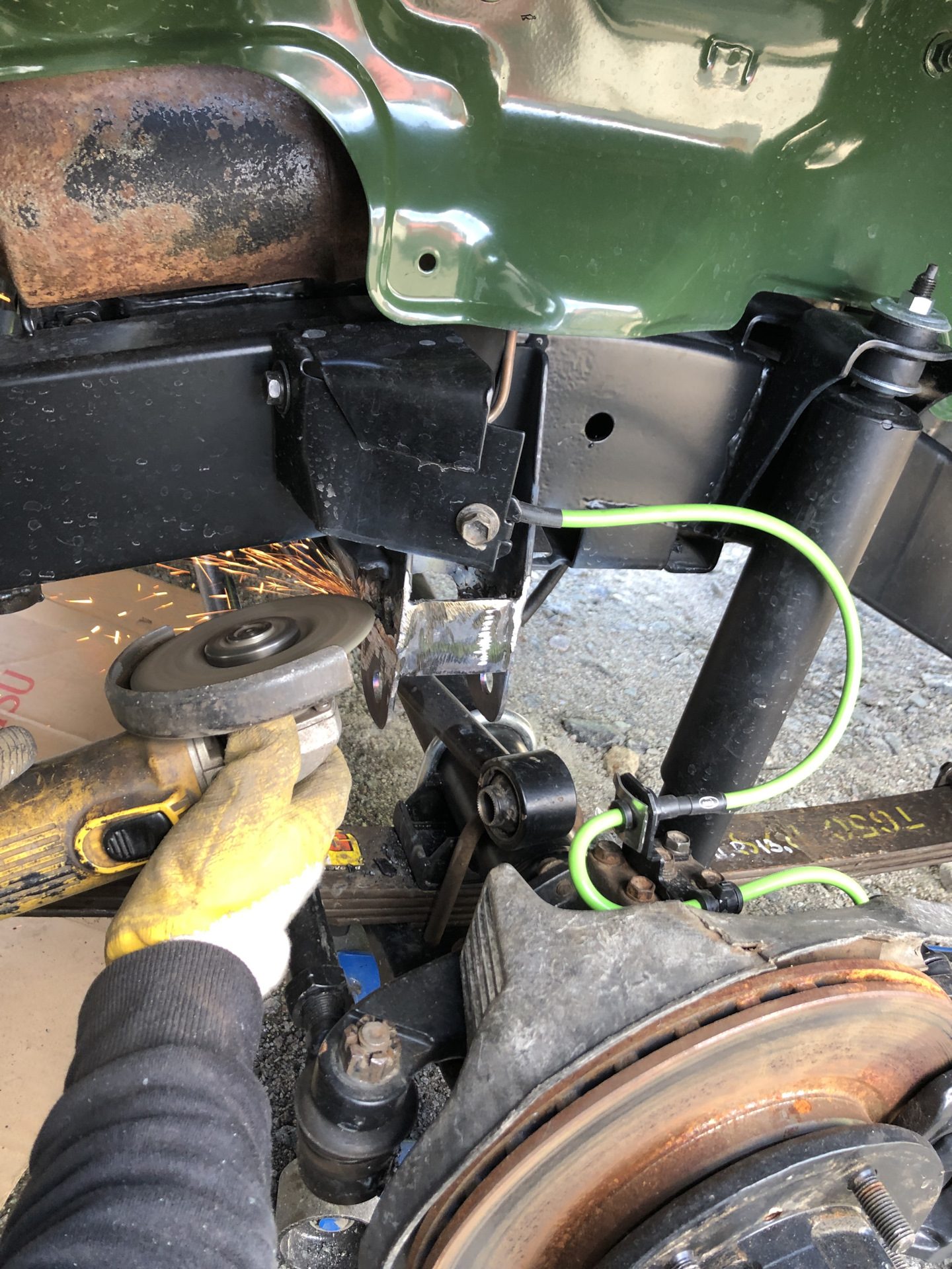 Крепление тяги панара. — Daihatsu Rocky (1G), 2,8 л, 1987 года | своими ...