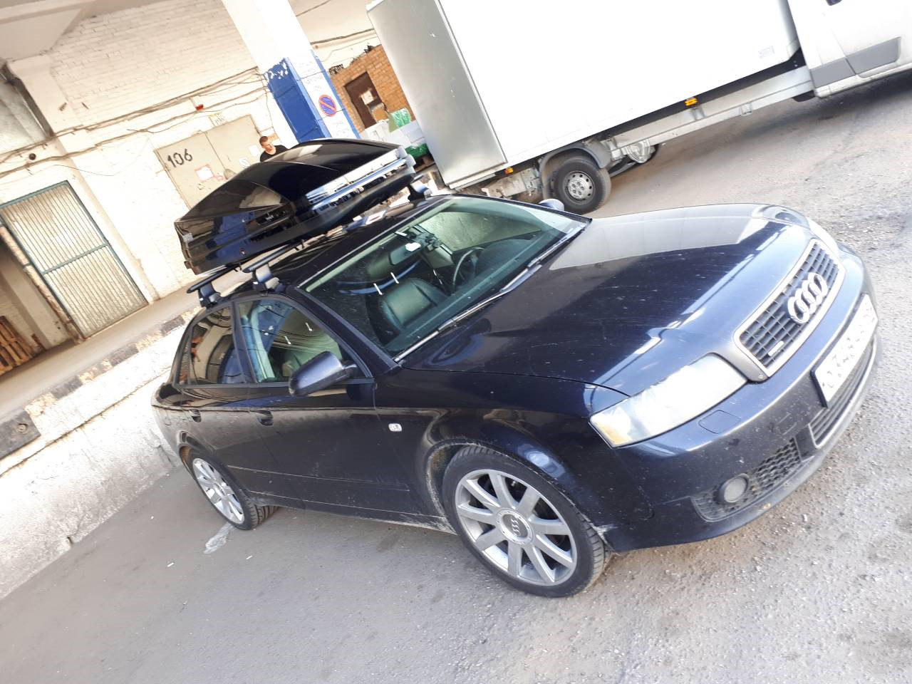 А6 багажник. Багажник Thule Audi a4 b6. Багажник на крышу Audi a4 b6. Audi a4 b6 седан багажник на крышу. Багажник на крышу Audi a4 b8.