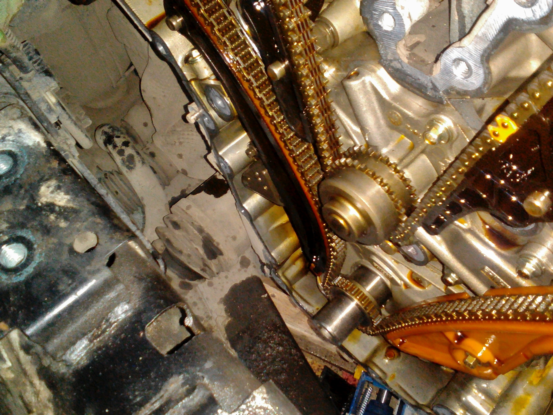 Металлический звук при запуске двигателя. 3.5 Lexus 330 цепь ГРМ. Звук гремящей цепи двигателя. Натяжитель цепи ГРМ Форд эксплорер 1992 года. Стук в двигателе g25.