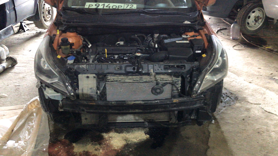 Чистка радиатора хендай солярис. Мойка радиаторов солярис 2. Промывка радиатора хендай солярис. Промывка радиатора солярис. Замена радиатора солярис 1.