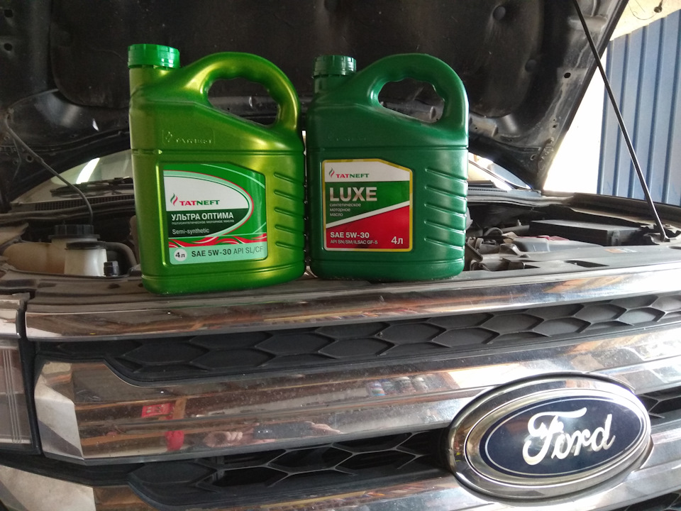 API SN/SM/ILSAC GF-5 СТО 54409843-030-2017 Класс вязкости по SAE 5W-30 — Ford Edge (1G). Запчасти на фото: 0302017