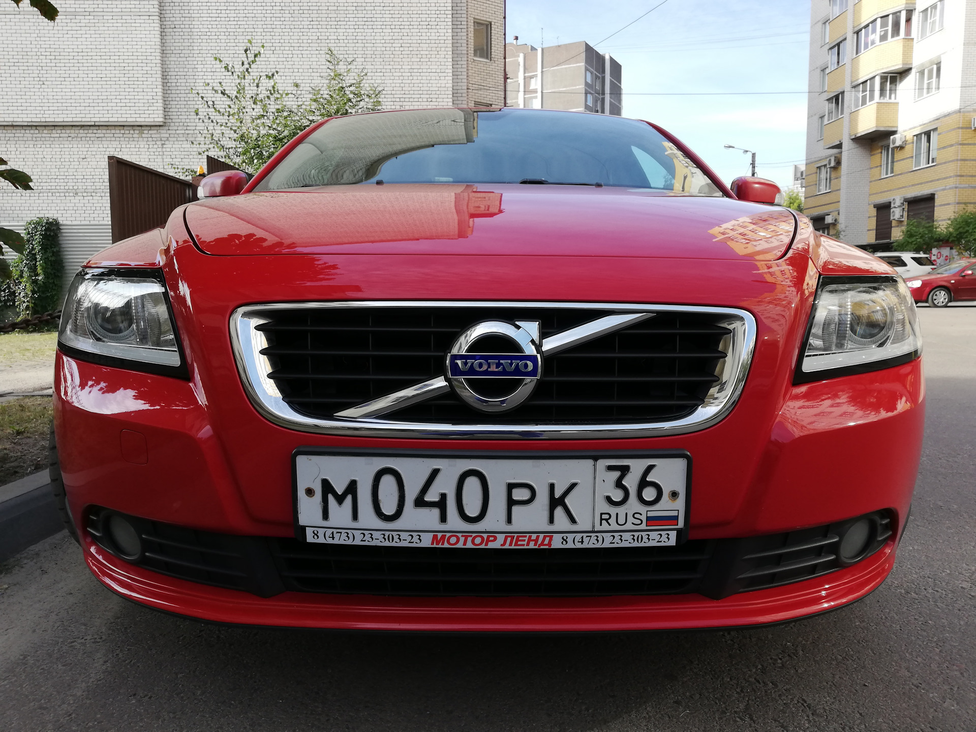 Стекло фары volvo s40