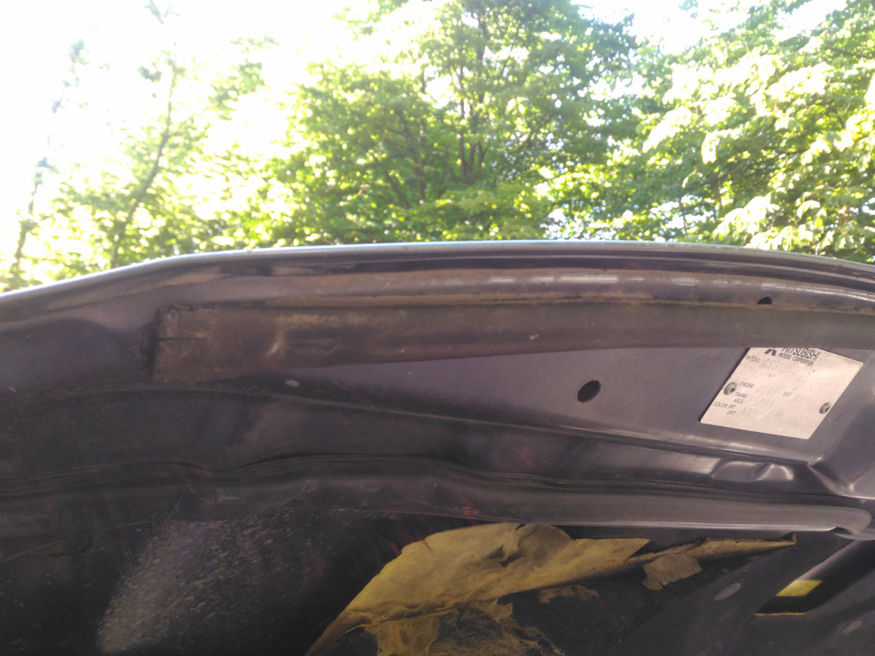 #42 Замена уплотнителя и шумоизоляции капота — Mitsubishi Lancer IX, 1 ...