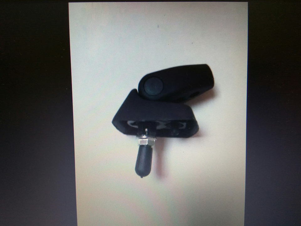 Потекла крыша в районе антенны на Рено Логан. — Renault Logan (1G), 1,6 ...