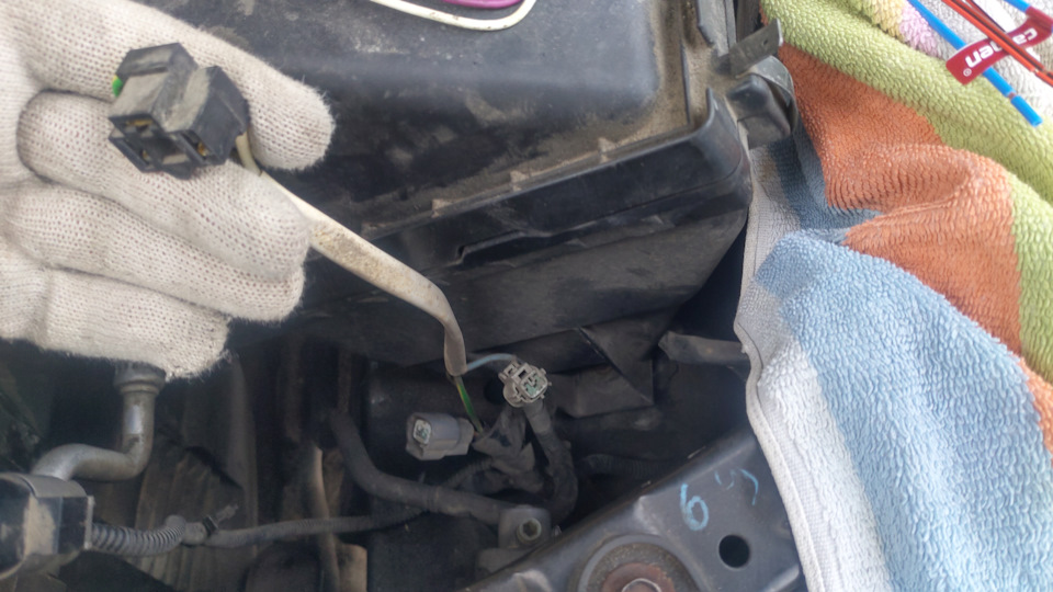 Установка релешек в фары на отключение ближнего при включении дальнего ...