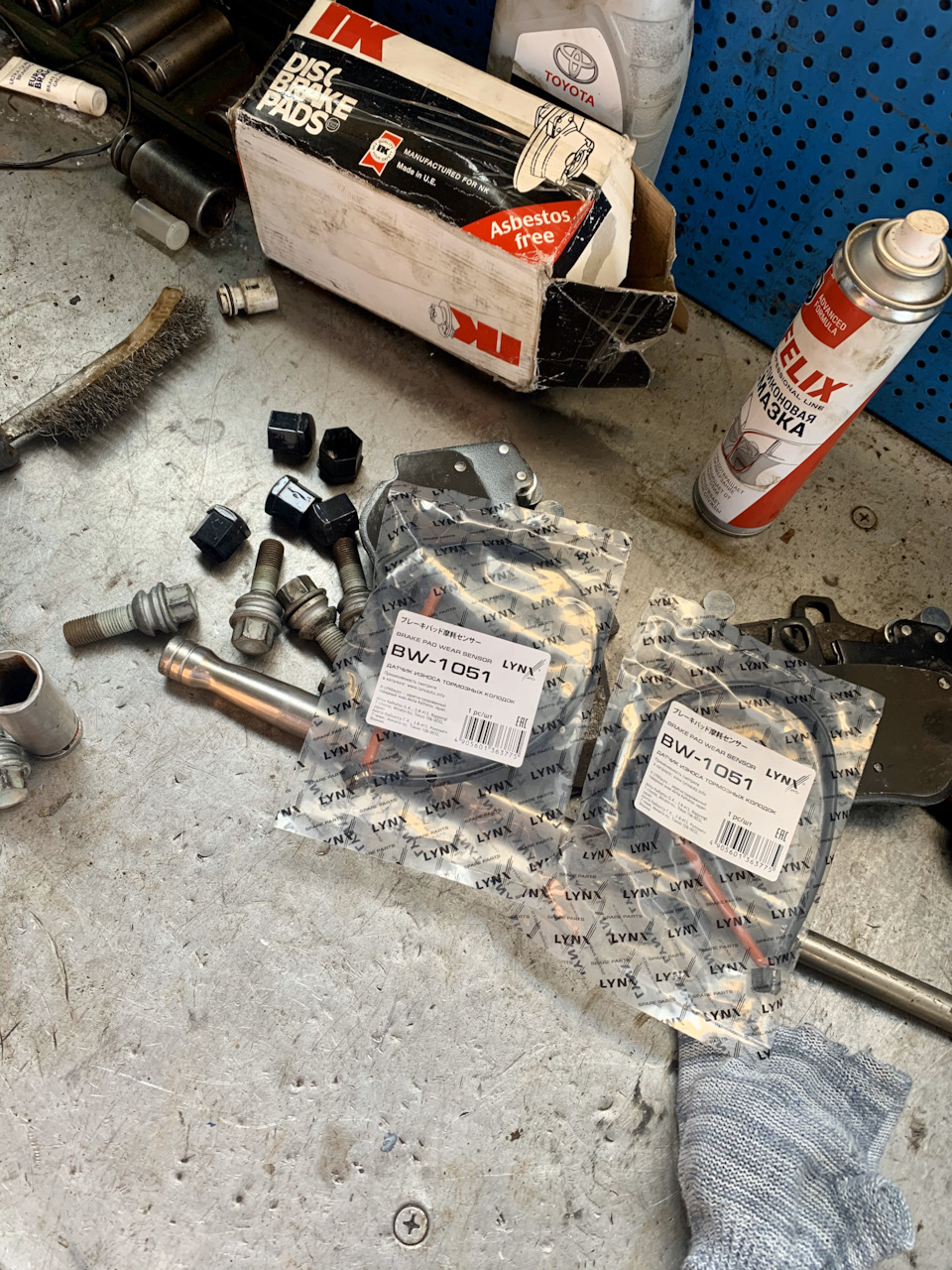 Photo from the logbook Porsche Cayenne (1G) 955/957. Found on photo: BW1051