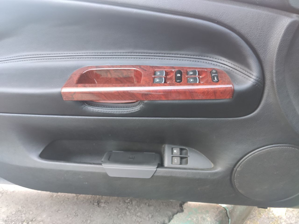 Контейнер под мусор и заглушка буксировочного крюка Skoda — Volkswagen ...