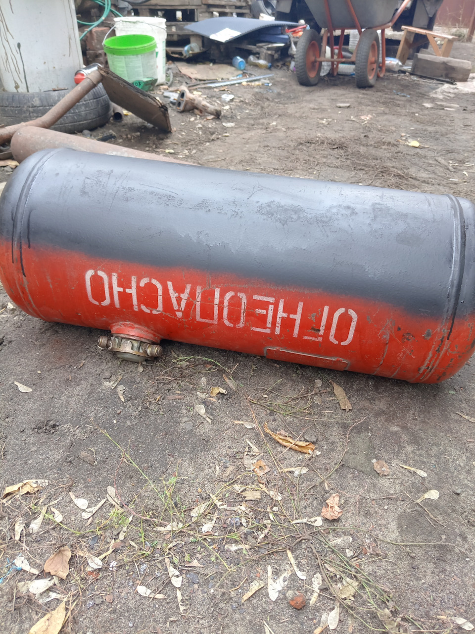 Балон покрасил снизу, чтобы меньше было заметно — Lada 2120 Надежда