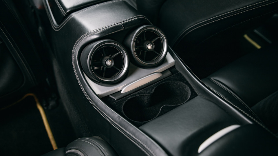 Фото в бортжурнале Ferrari FF