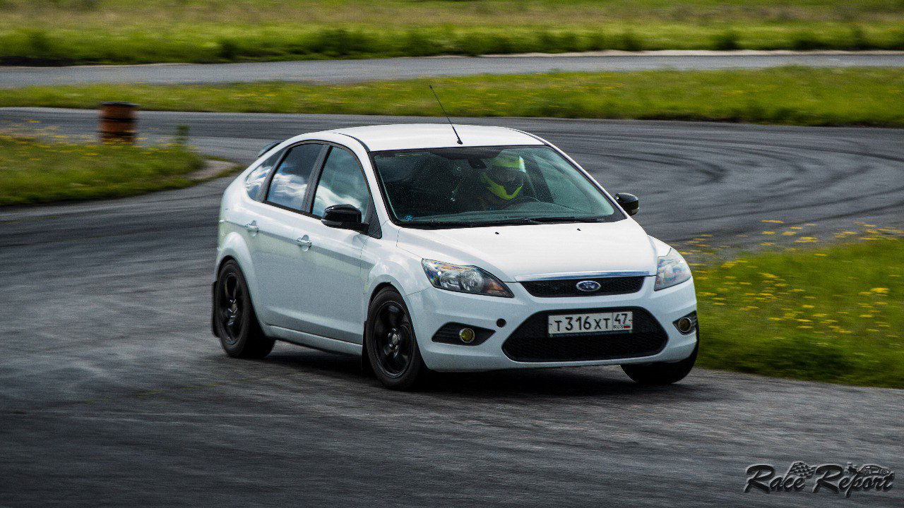 Р”РµРІСѓС€РєРё Ford Focus 2 С…СЌС‚С‡Р±РµРє