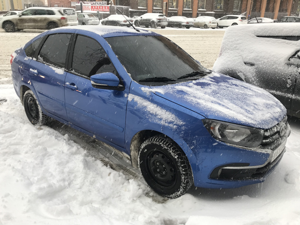 Лада Гранта спорт голубая Лагуна