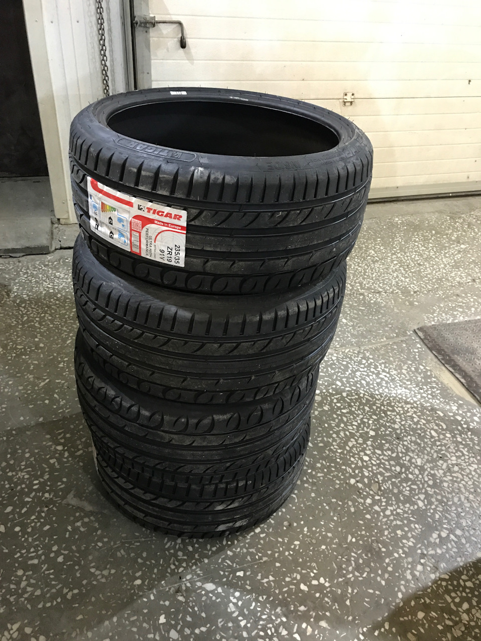 Покупка новых шин Tigar high performance 235/35/19 — Volkswagen Golf ...