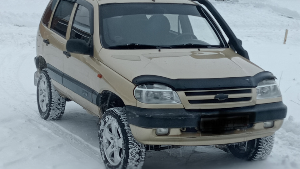 Chevrolet Niva Чёрное золото