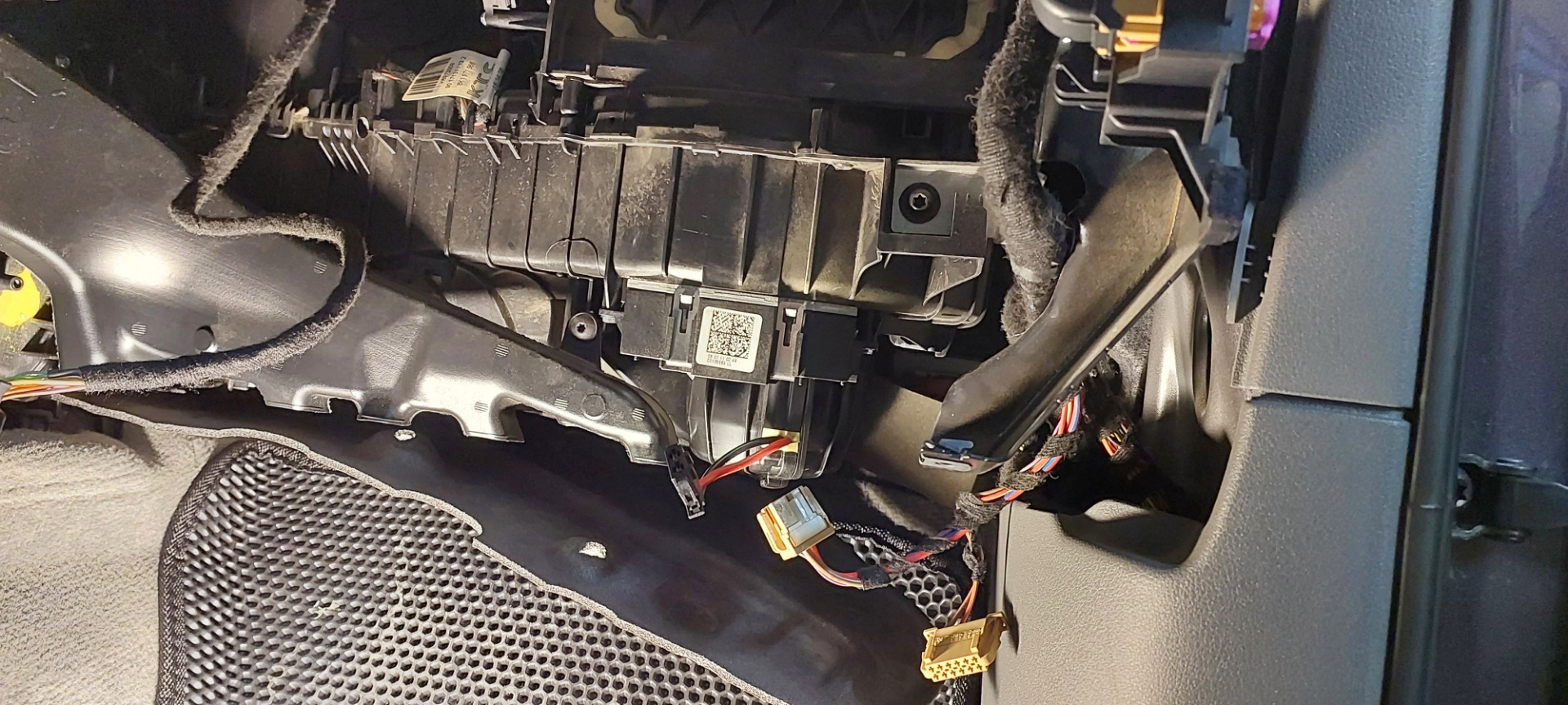 Печка ауди q7 2010. Печка ауди q5. Печка ауди q7 2010. Audi q5 отопитель. Моторчик печки audi q5.